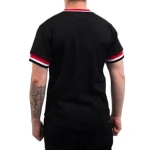T-shirt Collo V Chicago Bulls image-1