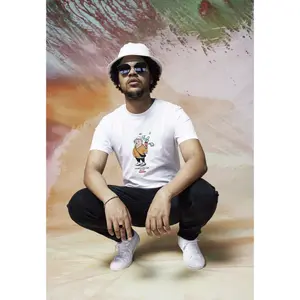 T-shirt Mister Tee bear money image-0
