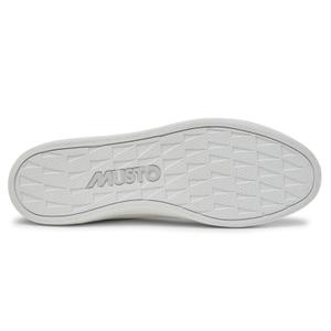product/m/u/musto-82029-002-white-3.jpg