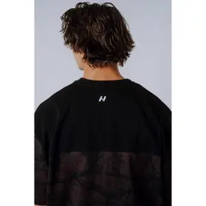 T-shirt Nebbia Power Oversized image-4