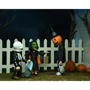 Lot de 3 figurines le sang du sorcier NECA Halloween 3 : Toony Terrors Trick or Treaters image-5