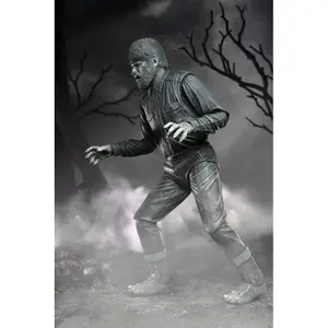Figurina NECA Universal Monsters Ultimate The Wolf Man (Black & White) image-4
