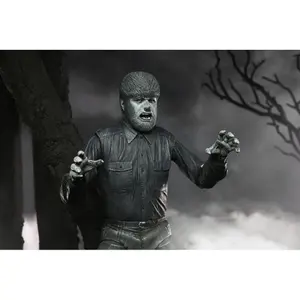 Figurina NECA Universal Monsters Ultimate The Wolf Man (Black & White) image-6