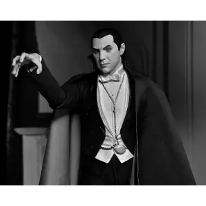 Figurina NECA Universal Monsters Ultimate Dracula (Carfax Abbey) image-3
