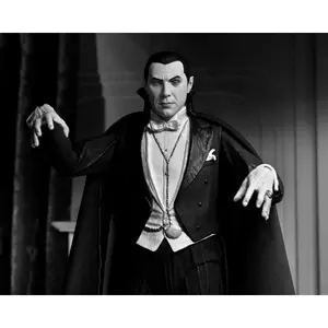 Figurina NECA Universal Monsters Ultimate Dracula (Carfax Abbey) image-5