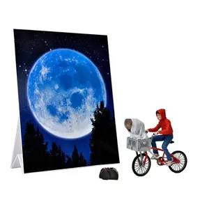 Collectible figurine NECA E.T. Elliott image-1