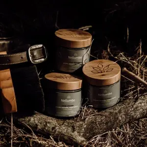 Natural hoof balm for intense black horses Nellumbo image-1