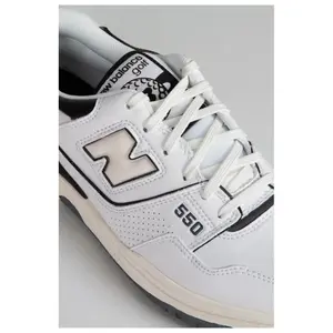 Spikeless golf shoes New Balance 550 image-2