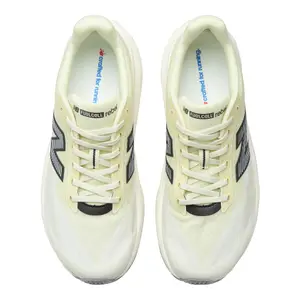 Chaussures de running New Balance FuelCell Rebel v5 image-3