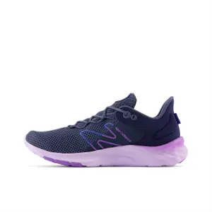 Running shoes girl new balance fresh foam roav v2 image-1
