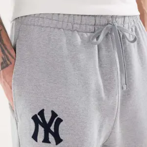 New York Yankees joggers New Era Straight image-1