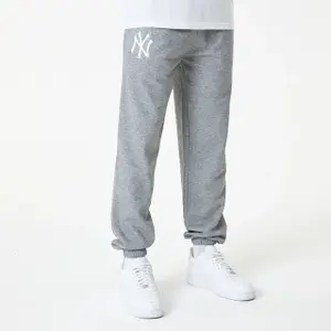 New York Yankees joggingshort League Essentials image-0