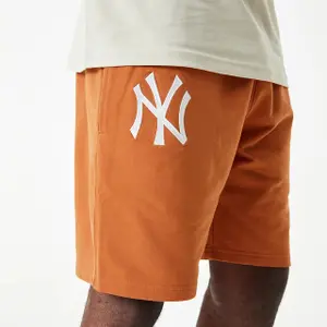 Short New York Yankees League Essential image-3