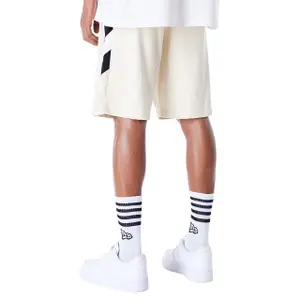 Short oversize Boston Celtics NBA image-1
