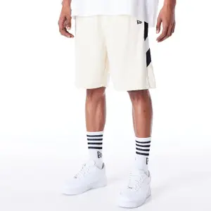 Short oversize Boston Celtics NBA image-2