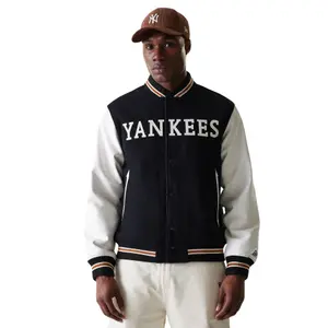 60684313-new-york-yankees-varsityjacke-wordmark-schwarz-weiss