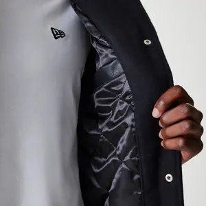 Veste varsity à capuche New Era image-3