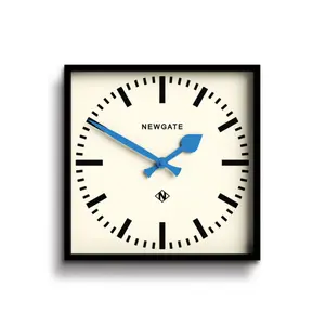 Wall clock with hands Hartman Number Five