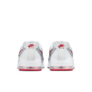 Baskets Nike AirMax Invigor image-2