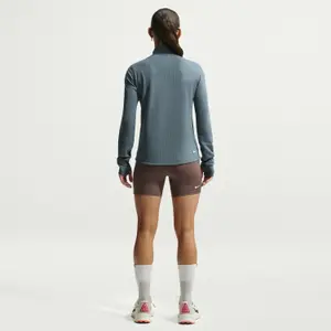 Top de treino para mulher Nike ACG image-1