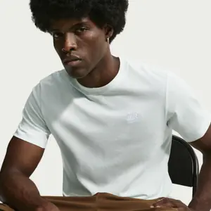 T-shirt Nike Club image-4