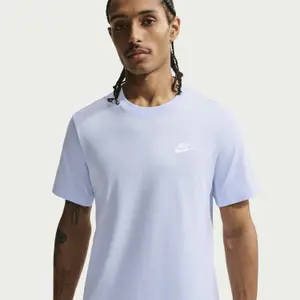 T-shirt Nike Club image-2