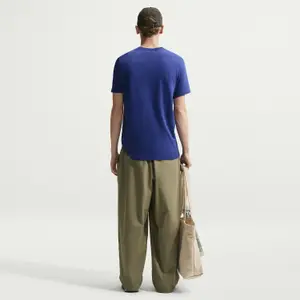 T-shirt Nike Club image-2