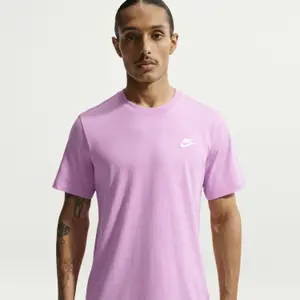T-shirt Nike Club image-2