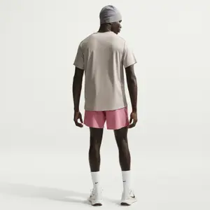 Camiseta Nike Miler image-1