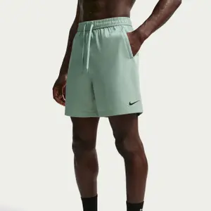Szorty bez podszewki Nike Form image-3