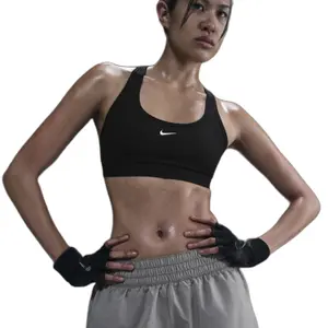 Calças curtas de cintura média para mulher Nike Dri FIT image-2