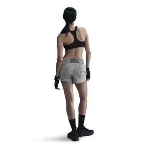 Calças curtas de cintura média para mulher Nike Dri FIT image-1