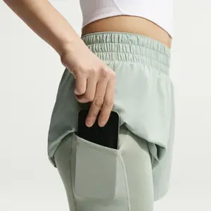 Pantalón corto mujer Nike One image-5