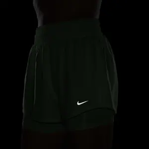 Pantalón corto mujer Nike One image-4