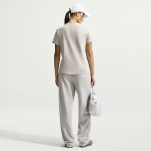 T-shirt femme Nike Club Essentials image-1