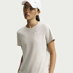 T-shirt femme Nike Club Essentials image-2