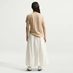 T-shirt da donna Nike Club Essentials image-2