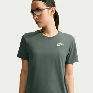 Damen T-Shirt Nike Sportswear Club Essentials image-2