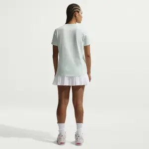 Camiseta de mujer Nike Club Essentials image-1