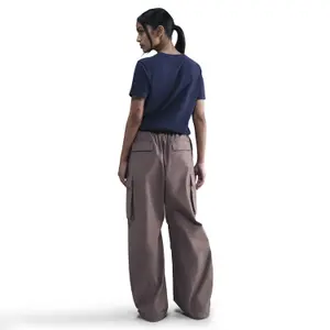 T-shirt da donna Nike Club Essentials image-2