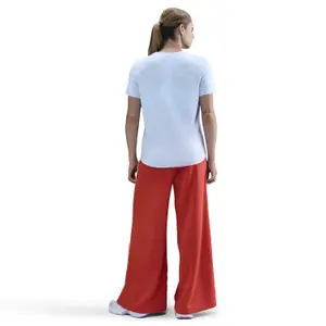 T-shirt da donna Nike Club Essentials image-1