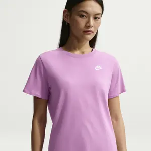 T-shirt da donna Nike Sportswear Club Essentials image-4