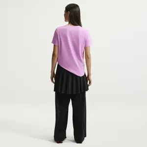 T-shirt da donna Nike Sportswear Club Essentials image-2