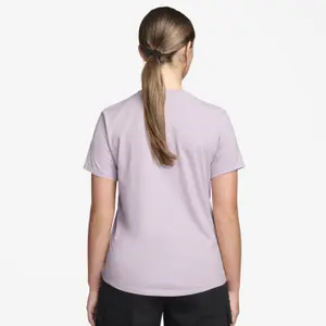 T-shirt femme Nike Club Essentials image-1