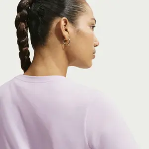 T-shirt femme Nike Club Essentials image-4