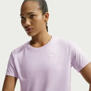 T-shirt femme Nike Club Essentials image-5