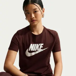 Women's T-shirt Nike Sportswear Club Essentials image-2