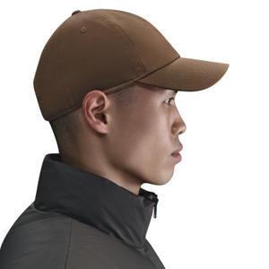 fb5372-235-casquette-de-baseball-nike-dri-fit-club-mosswood-brown-metallic-black