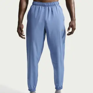 Spodnie typu Tapered Nike Form image-2