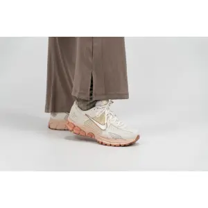 Sneakers Nike Zoom Vomero 5 image-6